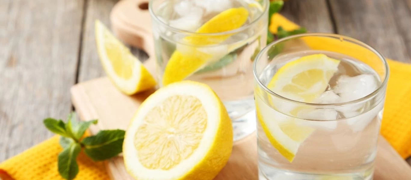 Πετάτε τις φλούδες από τα λεμόνια; - Δείτε πως μπορείτε να τις αξιοποιήσετε